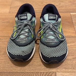 Brooks Revel Size 7